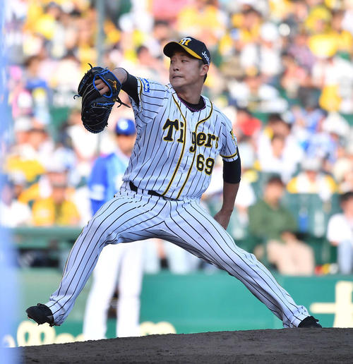 阪神3番手で登板する島本（撮影・上田博志）