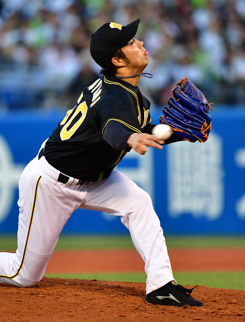ヤクルト対阪神　阪神先発の青柳（撮影・清水貴仁）