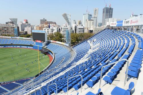 横浜スタジアムの右翼「ウィング席」（19年3月15日撮影）