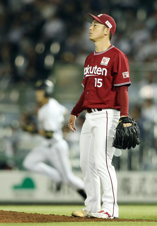 オリックス対楽天　5回裏オリックス1死、中川にプロ初本塁打を浴びる美馬（撮影・前田充）