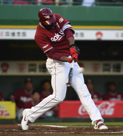 オリックス対楽天　2回表楽天1死、ジャバリ・ブラッシュは同点ソロ本塁打を放つ（撮影・渦原淳）