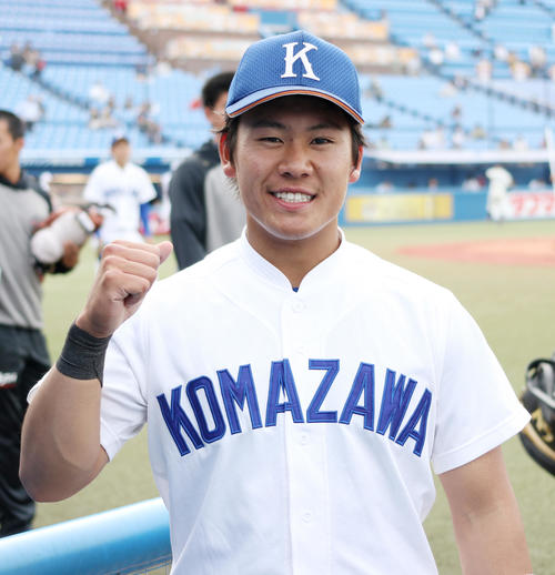 国学院大戦で先制本塁打を放った駒大・山ノ井（撮影・河田真司）