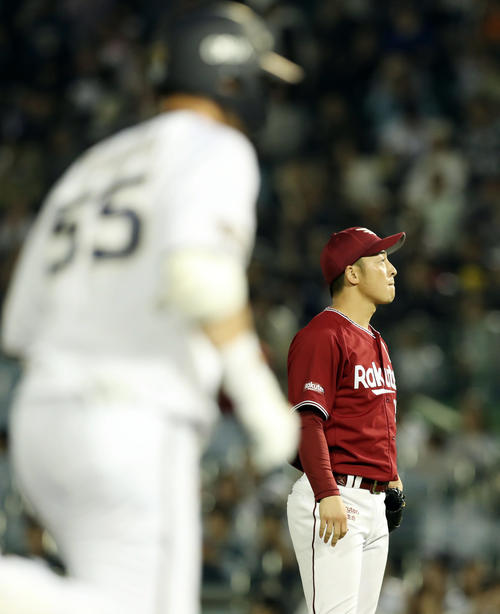 4回裏オリックス1死、T－岡田に本塁打を浴びる美馬（撮影・前田充）