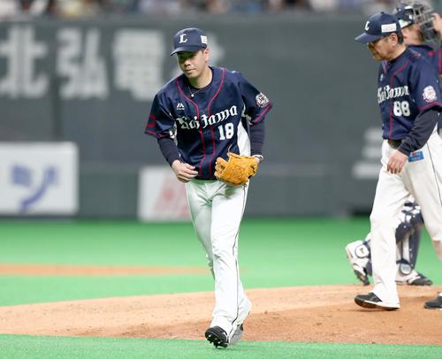 日本ハム対西武　6回途中で降板する多和田（撮影・黒川智章）