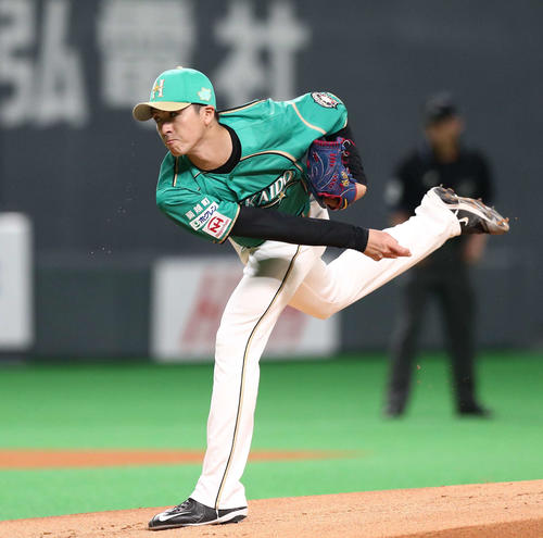 日本ハム対西武　日本ハム先発の上沢（撮影・黒川智章）