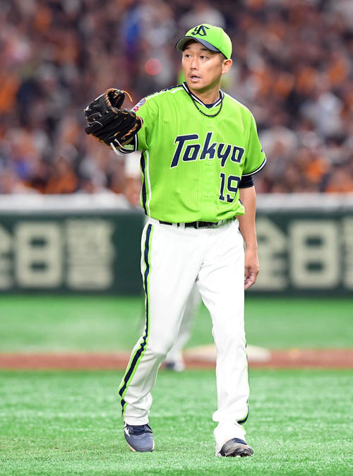 巨人対ヤクルト　巨人を相手に5回を投げ、4安打無失点に抑えた石川（撮影・たえ見朱実）