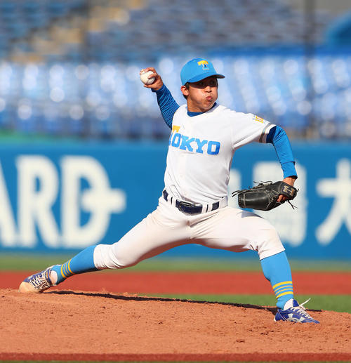 東大対明大　力投する東大先発の坂口（撮影・足立雅史）