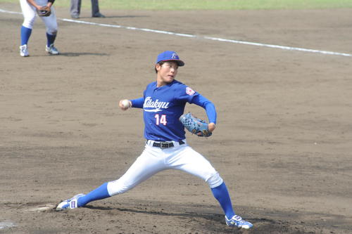久留米大対北九大　北九大先発の大田裕介投手が大学初完投勝利でチームを勝利に導いた（撮影・浦田由紀夫）