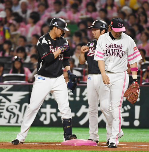 ソフトバンク対ロッテ　3回表ロッテ無死、松田進は中前にプロ初安打を放つ（撮影・今浪浩三）