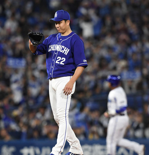 DeNA対中日　4回裏DeNA2死一塁、ロペスに左越え2点本塁打を浴びる大野雄（撮影・鈴木みどり）