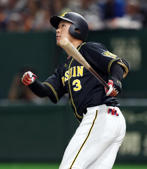 19年5月15日　巨人対阪神　6回表阪神2死一塁、左越え2点本塁打を放つ大山悠輔（撮影・前田充）