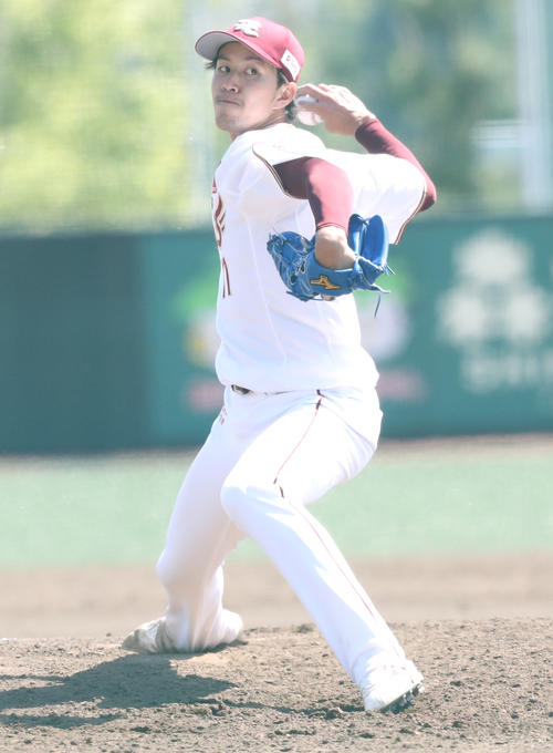 楽天対西武　力投する楽天岸（撮影・野上伸悟）
