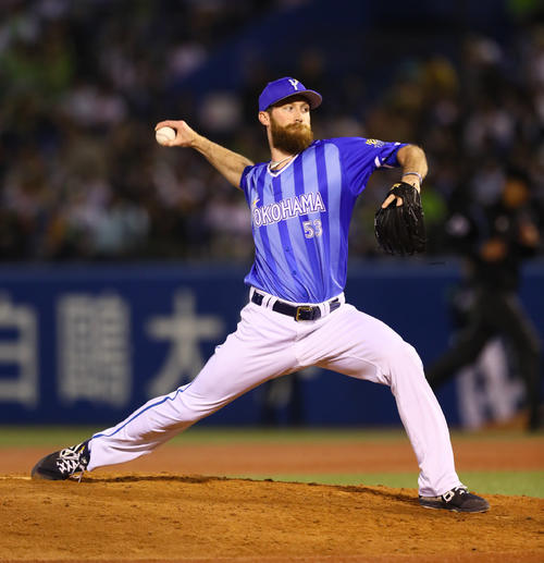 ヤクルト対DeNA　2番手で登板し無失点の好投を見せたDeNAパットン（撮影・足立雅史）
