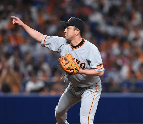 中日対巨人 9回裏中日無死、巨人3番手で登板する沢村拓一(撮影・森本幸一)