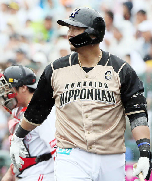 ソフトバンク対日本ハム4回表日本ハム無死二塁、中田は空振り三振に倒れる（撮影・栗木一考）