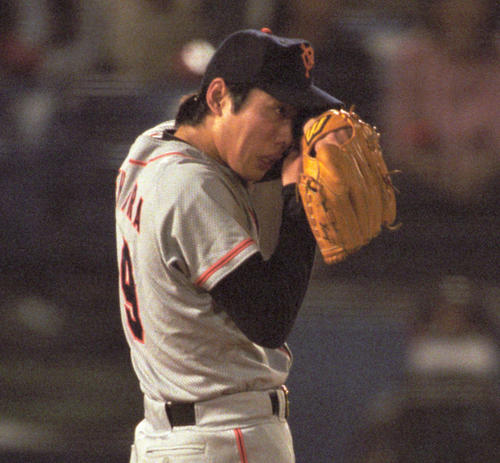 99年10月、ヤクルト戦で巨人松井と本塁王争いをするペタジーニに敬遠の指示が出て、上原はマウンドで悔し涙を流す