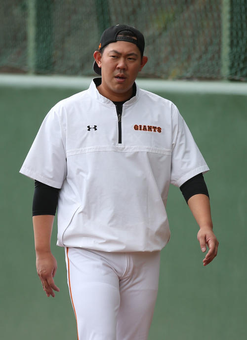 ジャイアンツ球場で軽い調整を行った山口（撮影・狩俣裕三）
