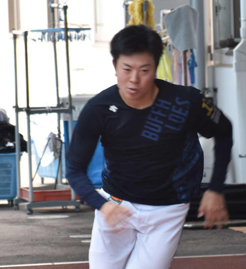試合前日の調整を行う松葉
