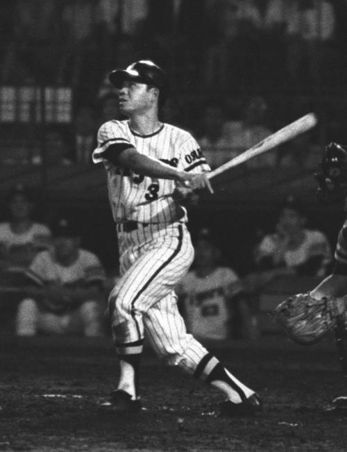 阪神小玉明利氏の打撃フォーム（１９６９年７月、甲子園球場）