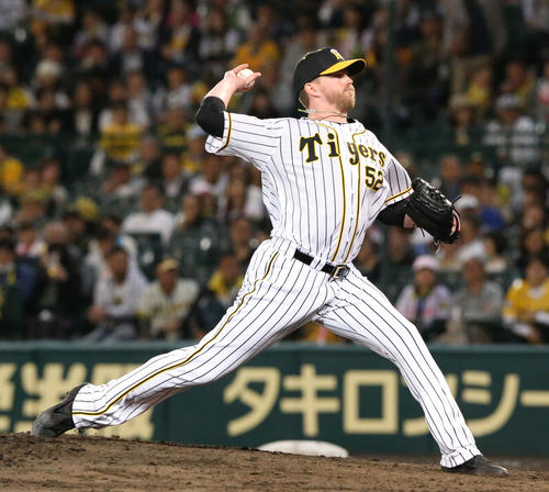 阪神対ヤクルト　8回表、ピアース・ジョンソンが登板（撮影・上山淳一）