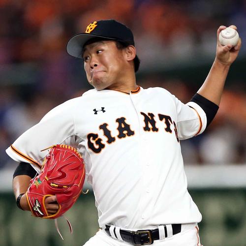 巨人対DeNA　6回表から登板する田口（撮影・狩俣裕三）