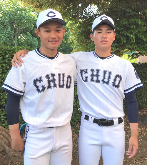 中大の1年生コンビ、森下（左）と北村（撮影・古川真弥）