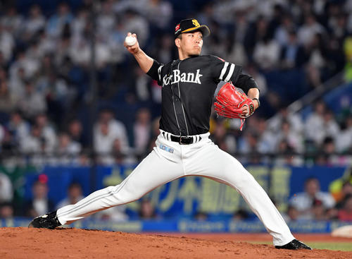 ロッテ対ソフトバンク　ソフトバンク先発で力投する千賀（撮影・滝沢徹郎）