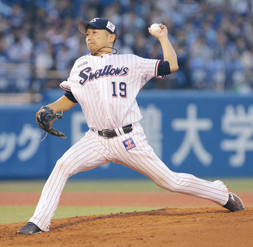 ヤクルト対中日　先発で登板し力投するヤクルト石川（撮影・中島郁夫）