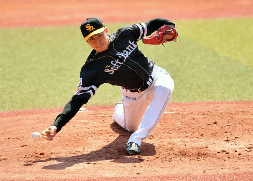 ロッテ対ソフトバンク　ソフトバンク先発で力投する高橋礼（撮影・滝沢徹郎）