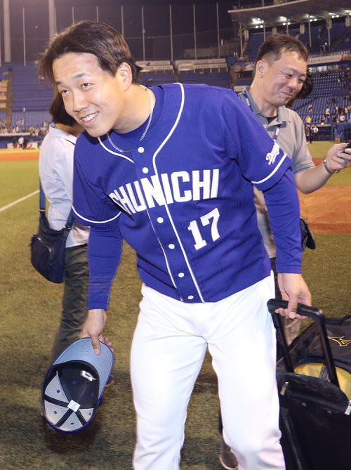 25日、4勝目を挙げた中日柳（撮影・中島郁夫）