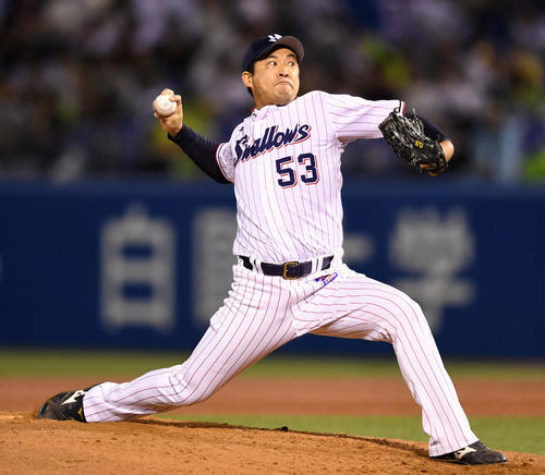 ヤクルト対広島　5回表から登板したヤクルト五十嵐（撮影・横山健太）