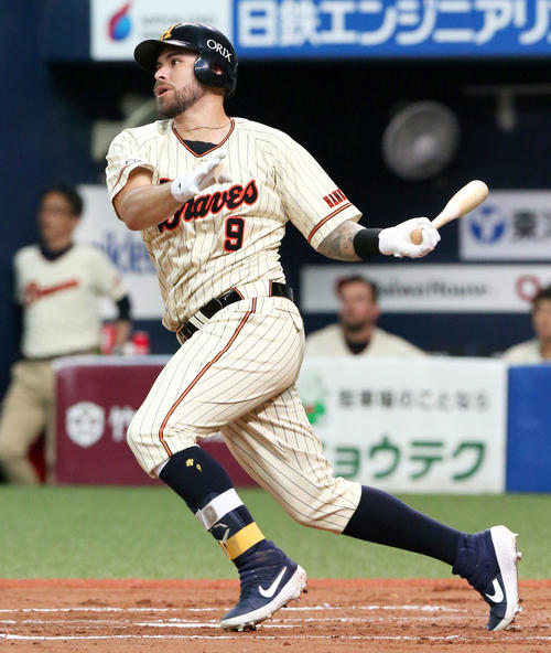 オリックス対ソフトバンク　3回裏オリックス2死三塁、ロメロは左前適時打を放つ（撮影・上山淳一）