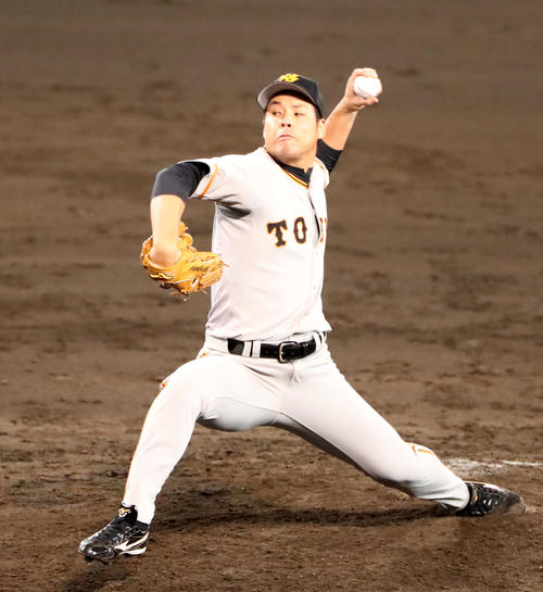 阪神対巨人　11回裏、巨人6番手で登板する高木京介（撮影・加藤哉）