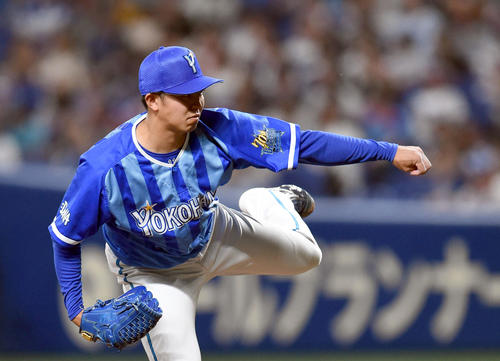 2回裏中日無死、力投するDeNA先発の東（撮影・森本幸一）