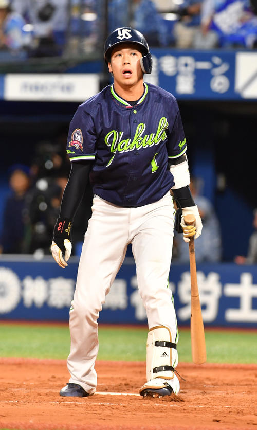 DeNA対ヤクルト　4回表ヤクルト1死、山田哲は空振り三振に倒れる（撮影・柴田隆二）