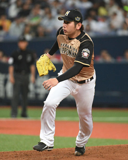オリックス対日本ハム　マウンドで軽快動きを見せる日本ハム加藤貴之（撮影・渦原淳）
