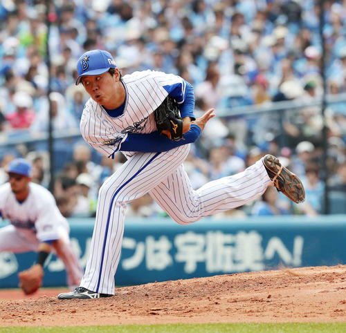 DeNA対ヤクルト　プロ初完封で3勝目を挙げたDeNA上茶谷（撮影・鈴木正人）