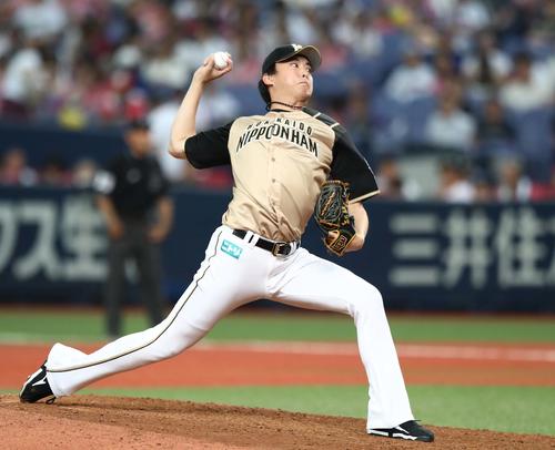 オリックス対日本ハム　10回から登板の石川直（撮影・黒川智章）