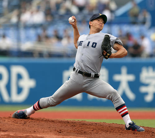慶大対早大　力投する慶大・木沢（撮影・大野祥一）