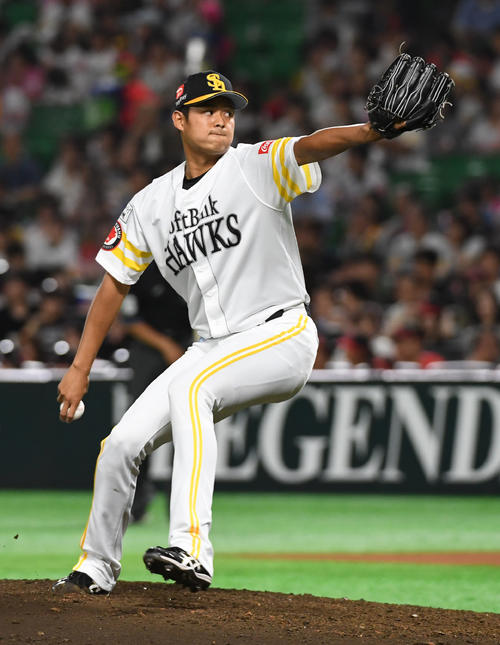 ソフトバンク対楽天　6回から2イニングを無失点に抑えた椎野新（撮影・今浪浩三）