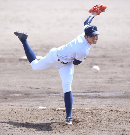 佐久長聖を相手に13三振を奪った大船渡・佐々木（撮影・たえ見朱実）