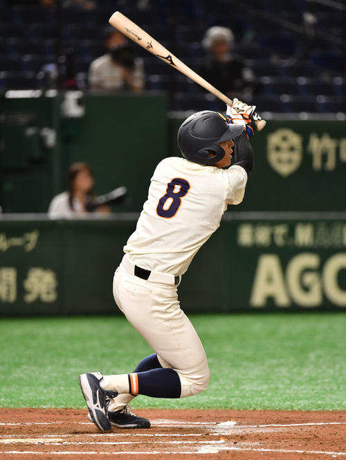 大商大対九産大　2回表大商大2死三塁、植田は中前に適時打を放つ（撮影・柴田隆二）