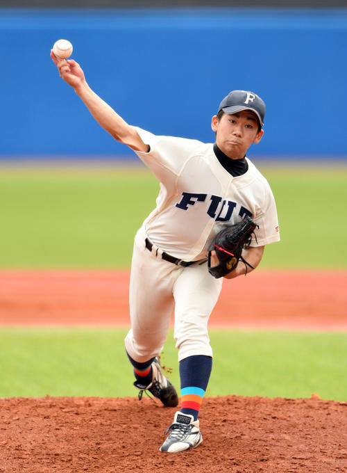 福井工大対明大　福井工大先発で力投する南（撮影・滝沢徹郎）