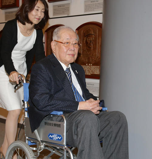 「学生野球資格回復研修特例」の面接に出席した野村克也氏（撮影・中島郁夫）