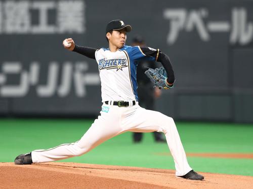 日本ハム対ヤクルト　日本ハム先発の杉浦（撮影・黒川智章）