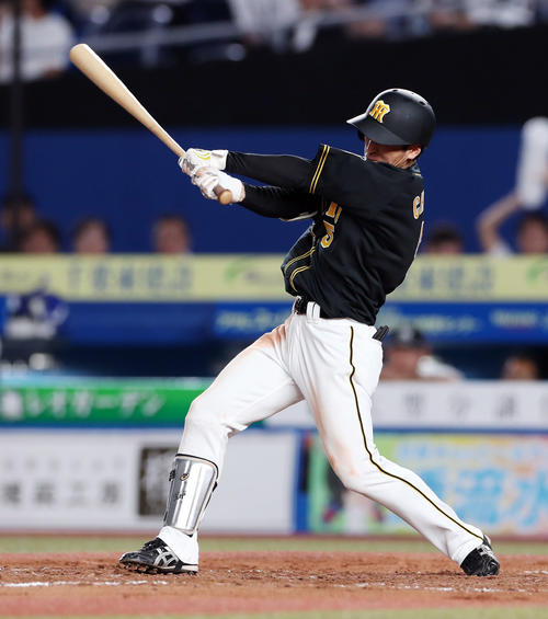 ロッテ対阪神　7回表阪神2死、近本は中前打を放ち猛打賞（撮影・前田充）