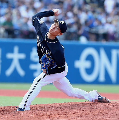 ヤクルト対オリックス　力投するオリックス先発の山岡（撮影・足立雅史）