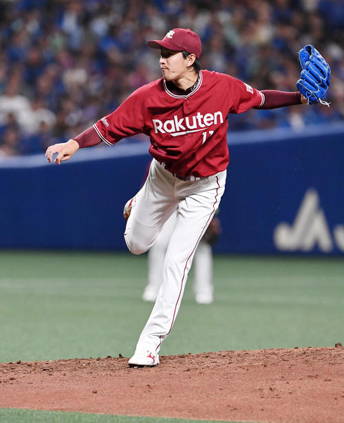 楽天先発の岸（撮影・前岡正明）
