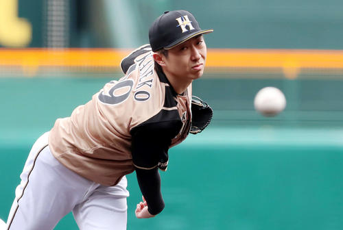 阪神対日本ハム　阪神に勝利した日本ハム先発の金子（撮影・加藤哉）