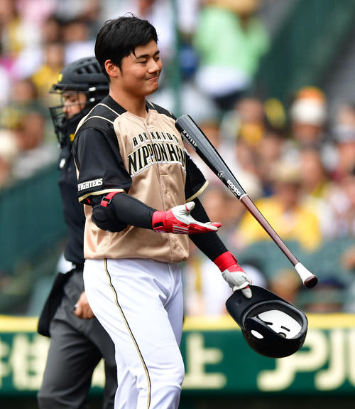 3回表日本ハム1死一塁、空振り三振に倒れる清宮幸太郎（撮影・清水貴仁）